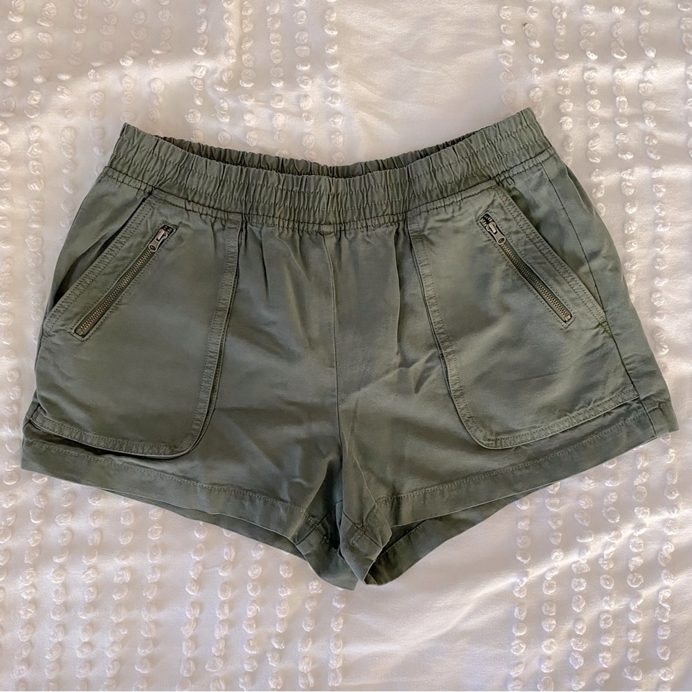 NWT Women’s Aerie Shorts, Size L
